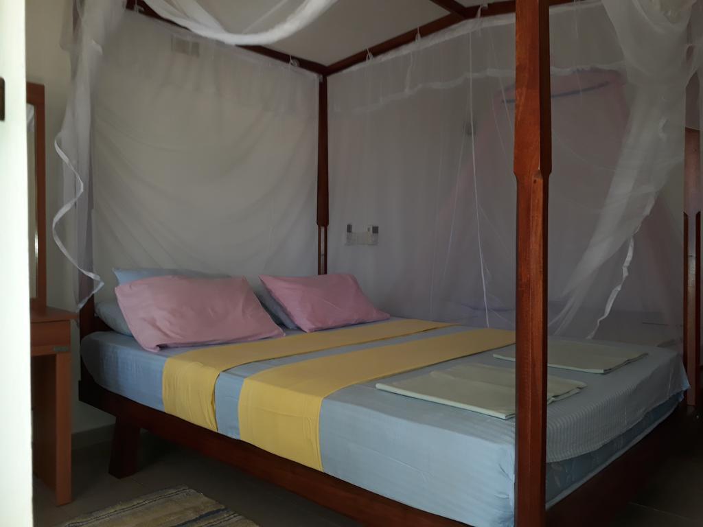 Traveller'S Home Hotel Tissamaharama Dış mekan fotoğraf