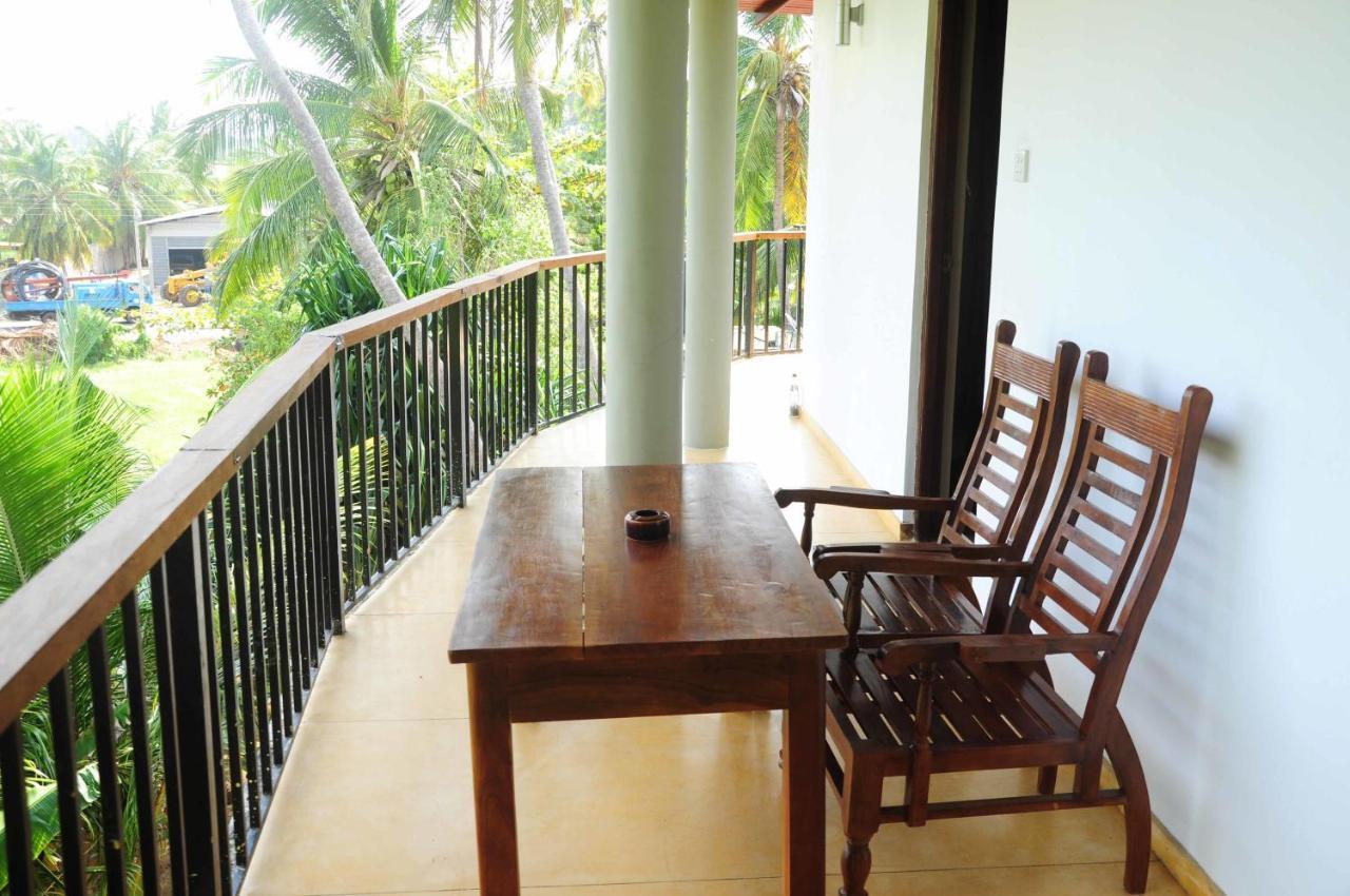Traveller'S Home Hotel Tissamaharama Oda fotoğraf
